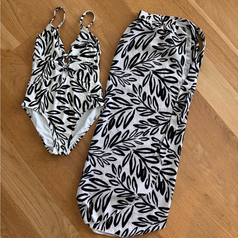 Freshwater tropical print one piece Swimsuit and Sarong Set Medium